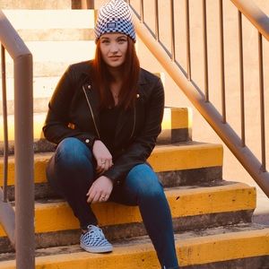 Meet your Posher, Lacy